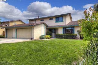 2070 Stratford Dr, Milpitas, CA 95035-7507