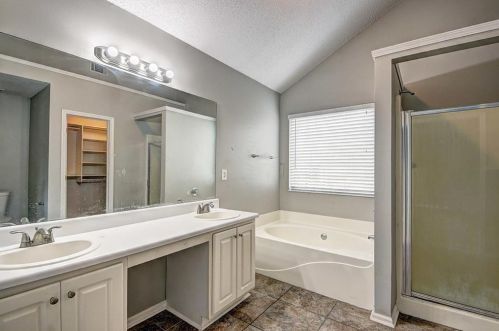 2297 Charleston Pointe, Atlanta GA  30316-3018 exterior