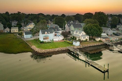 30 Walden St, Portsmouth, NH 03801-5231