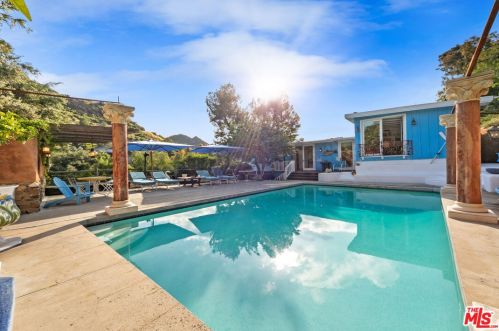 28981 Crags Dr, Calabasas, CA 91301-2905