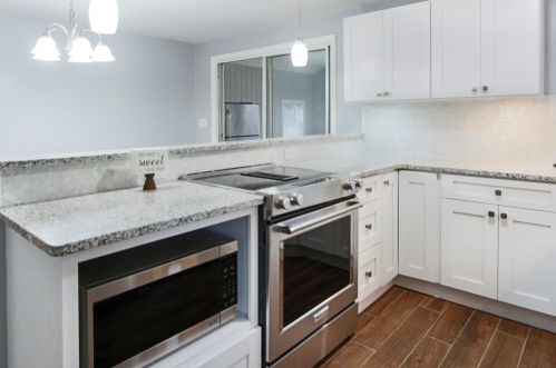 11 Ducas Ave, Nashua, NH 03063-3311