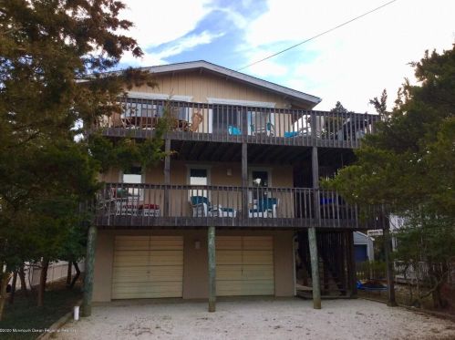 21 11th St, Barnegat Light, NJ 08006-1443