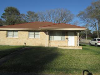 525 Evergreen Dr, Gretna LA  70053-4805 exterior