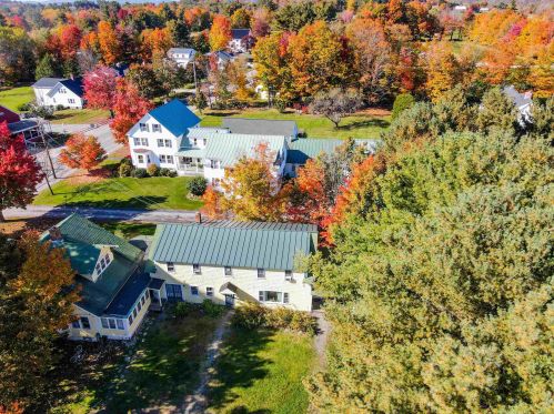 13 Pressey Ct, New London, NH 03257-5200