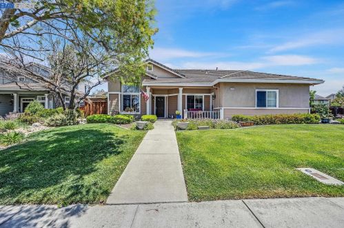 1529 Arrowhead Ave, Livermore, CA 94551-6954