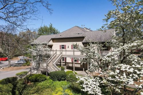 312 Hollyfax Cir, Atlanta GA  30328-5702 exterior