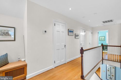 1118 Dl Dr, Silver Spring MD 20910-1601 exterior