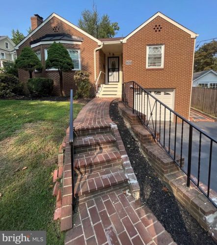 9003 3rd Ave, Silver Spring MD  20910-2156 exterior