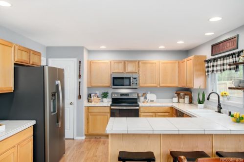 21984 Oxford Pl, Denver CO 80014-5137 exterior