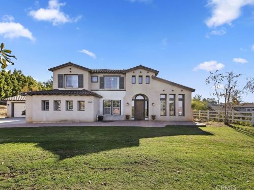 18477 Hollowtree Ln, Riverside CA  92504-9467 exterior