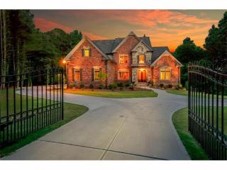 9123 Eves Cir, Roswell, GA 30076-4401