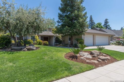 81 Adler Ave, Clovis, CA 93612-0738