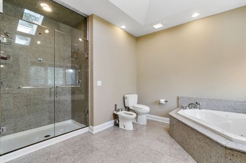 9171 Falling Waters Dr, Willowbrook IL  60527-0717 exterior