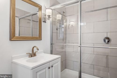 1201 5th St, Philadelphia PA 19147-5204 exterior