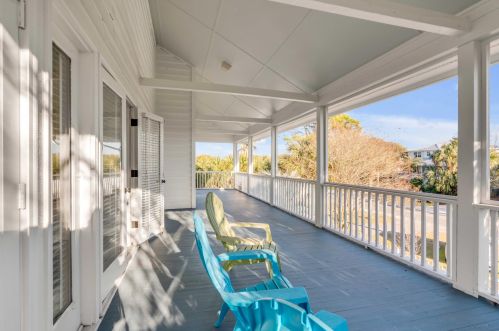 2201 Palm Blvd, Isle Of Palms SC  29451-2349 exterior