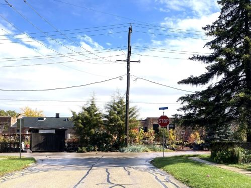 412 Cottage Row, Sycamore IL  60178-2107 exterior