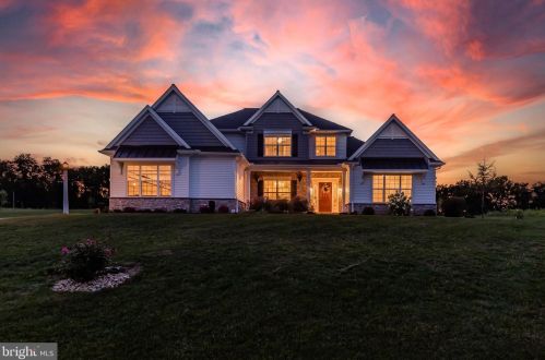 4 Peyton Dr, Carlisle PA  17015-8548 exterior