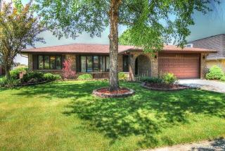 8674 Wood Vale Dr, Oak Brook, IL 60561-1701