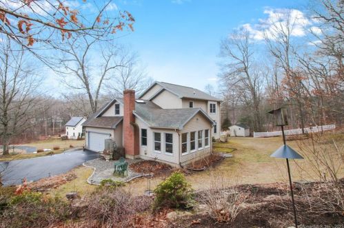 17 Sandpiper Ln, East Lyme, CT 06333-1339