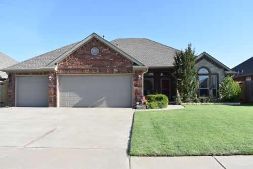 546 Geronimo Court Way, Mustang, OK 73064-3604