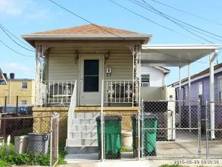 1015 Cook St, Gretna LA  70053-2407 exterior