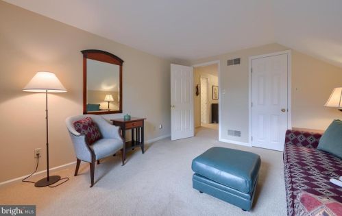 142 Bentley Ln, Lancaster PA  17603-6204 exterior