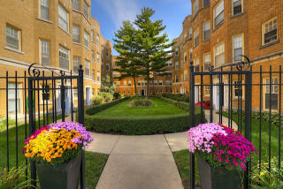 605 Hinman Ave, Evanston IL  60202-4625 exterior
