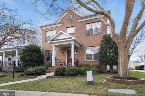 14221 Catbird Dr, Gainesville, VA 20155-5860