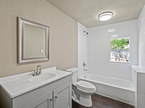 4220 Lakewood Dr, Fort Worth TX  76135-2703 exterior