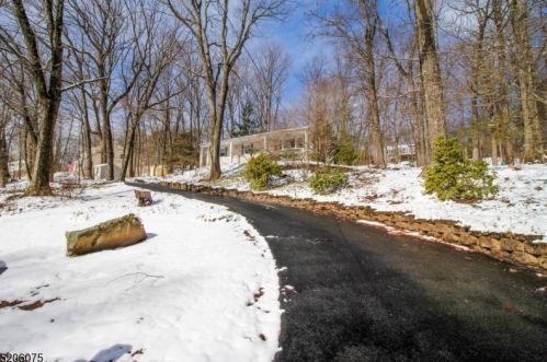 31 Star Dr, Morristown, NJ 07960-2512