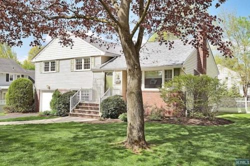 454 George St, Ridgewood, NJ 07450-1732