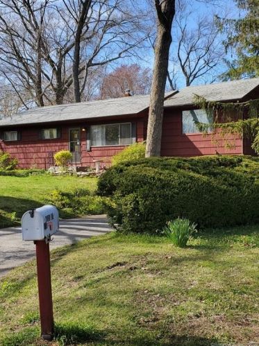 20 Berry Ln, Colchester, CT 06415-1431