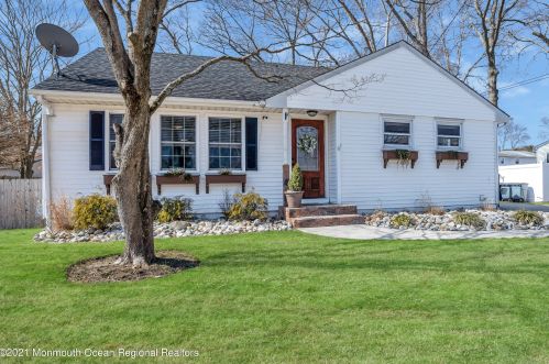 3818 Herbertsville Rd, Point Pleasant Beach, NJ 08742-5416
