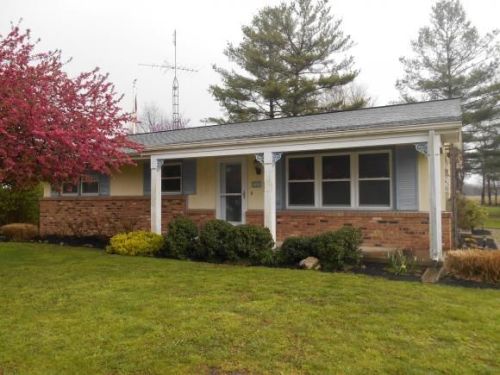 719 Iowa St, Ashmore, IL 61912-9547