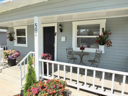 502 Claudina St, Anaheim CA  92805-2701 exterior