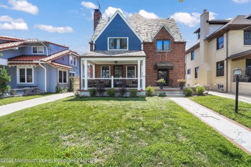 302 2nd Ave, Tinton Falls NJ  07712-6132 exterior