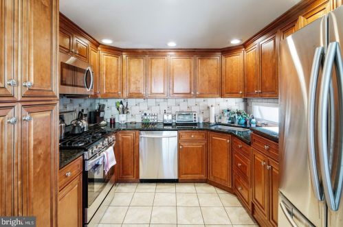 277 Lk, Haddonfield NJ 08033-1509 exterior