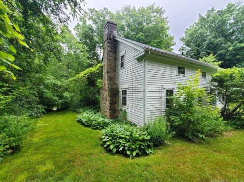 1053 Christian Rd, Waterbury, CT 06762-3314