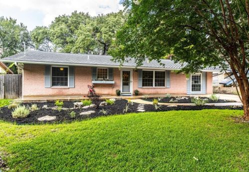 2207 Fair Oaks Dr, Austin TX  78745-2751 exterior