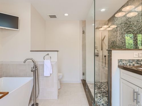 16572 Crestline Pl, Aurora CO 80015-4308 exterior