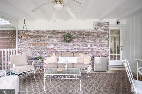 221 Clearview Rd, Hanover PA 17331-1311 exterior