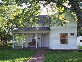 431 White Way St, Netawaka, KS 66516-9325