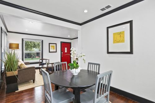 4247 Cresthaven Rd, Dallas TX  75209-3009 exterior