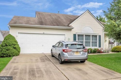 82 Wagon Wheel Ln, Columbus, NJ 08022-1152