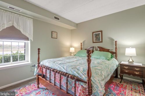 216 Valleybrook Dr, Lancaster PA  17601-4623 exterior