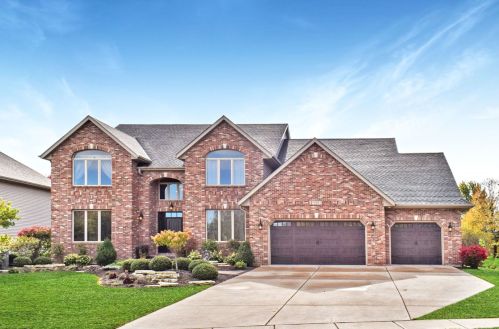 750 Fairway Ln, Sycamore IL  60178 exterior