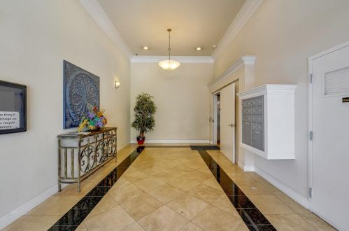 7598 Monterey St, Gilroy CA  95020-5826 exterior