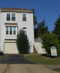 527 Dakota Dr, Herndon VA  20170-5471 exterior