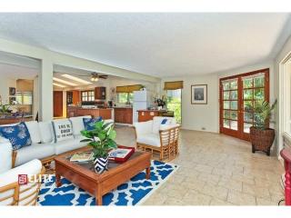 7267 Naohe St, Honolulu, HI 96825-2544