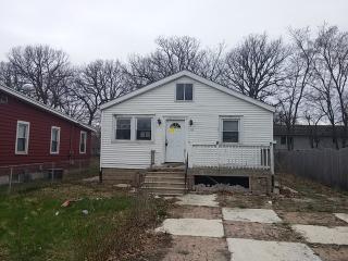 615 Pontiac St, Joliet, IL 60432-2259